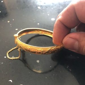 18k gold bangle